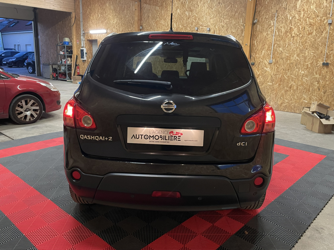 Nissan Qashqai +2 — 5