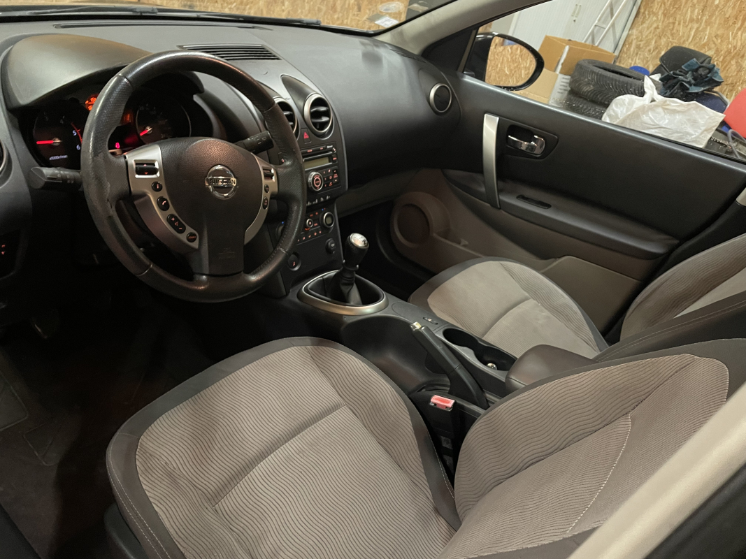 Nissan Qashqai +2 — 10