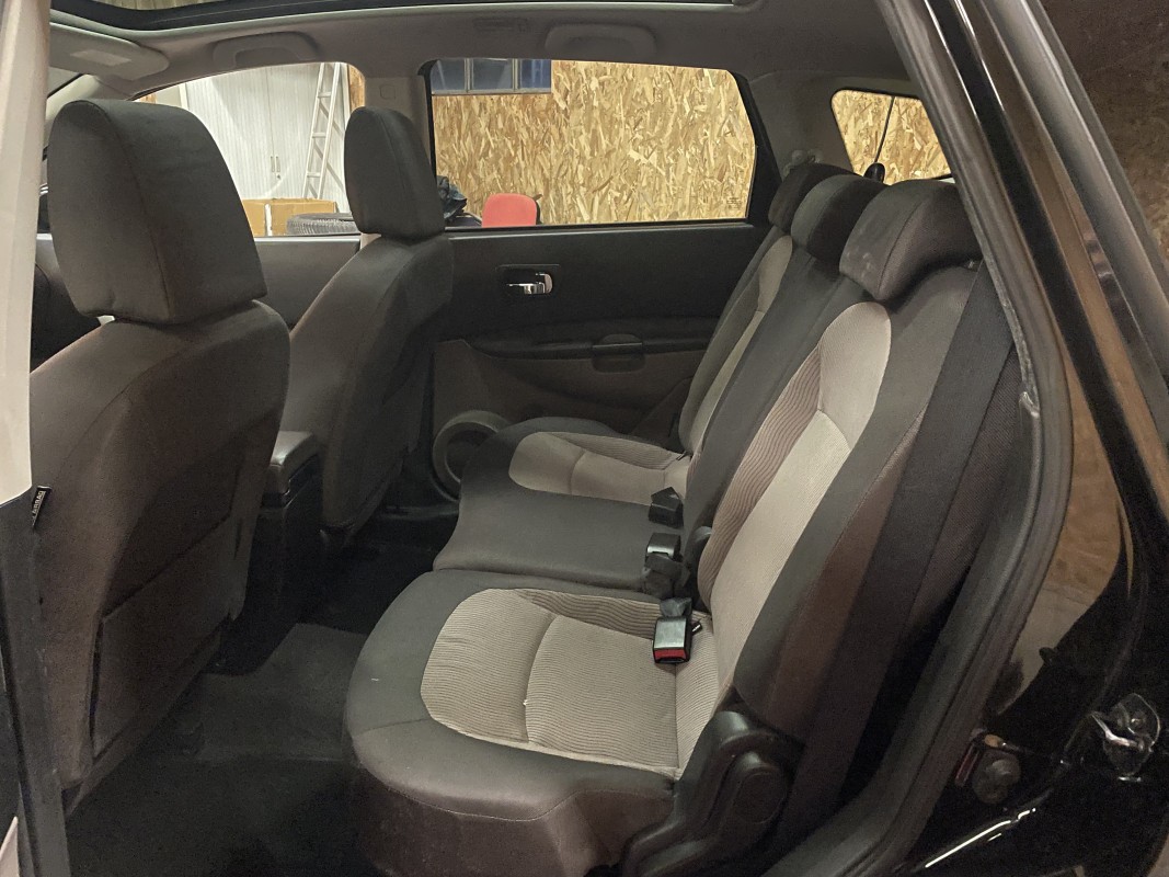 Nissan Qashqai +2 — 14