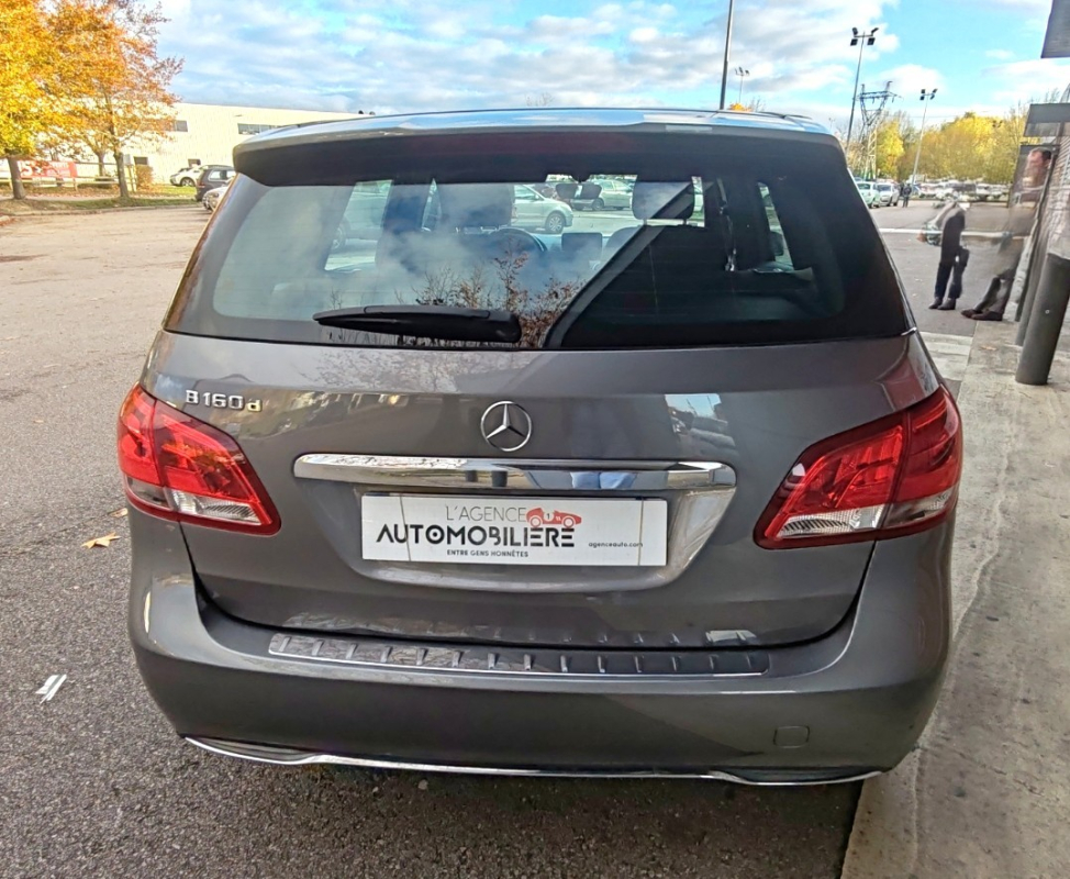 Mercedes Classe B — 23