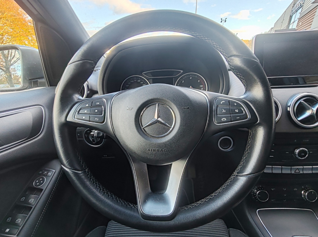 Mercedes Classe B — 27