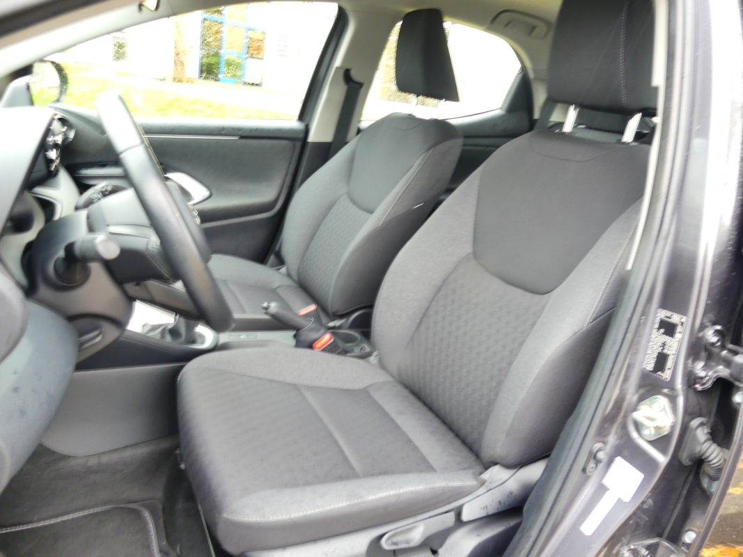 Toyota Yaris — 12
