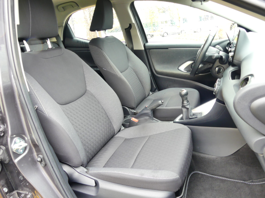 Toyota Yaris — 19
