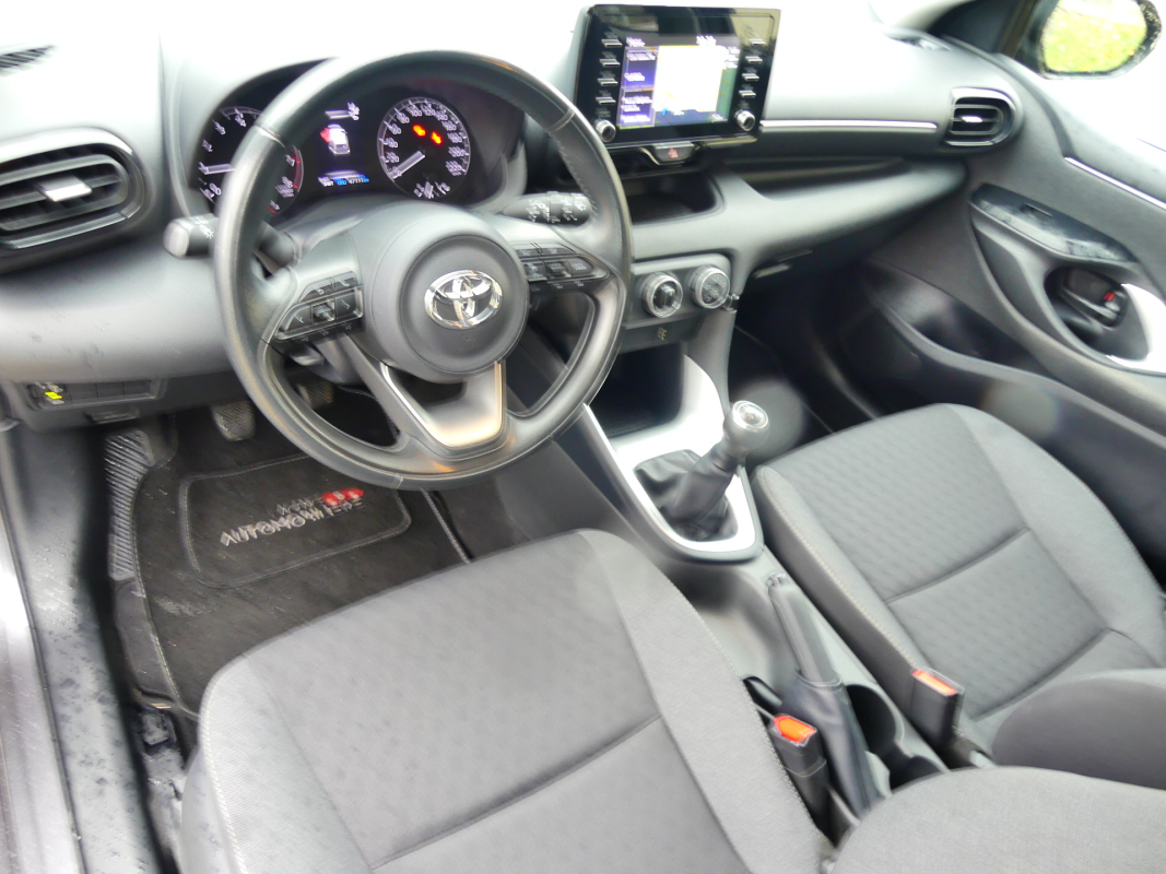 Toyota Yaris — 11