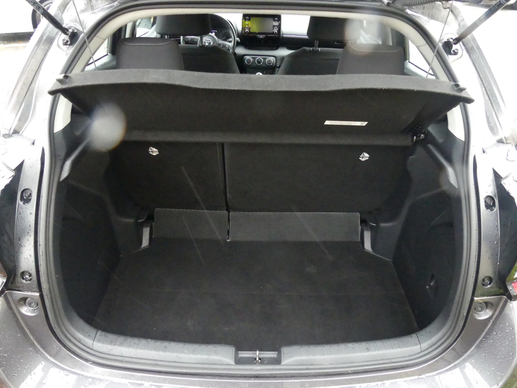 Toyota Yaris — 14
