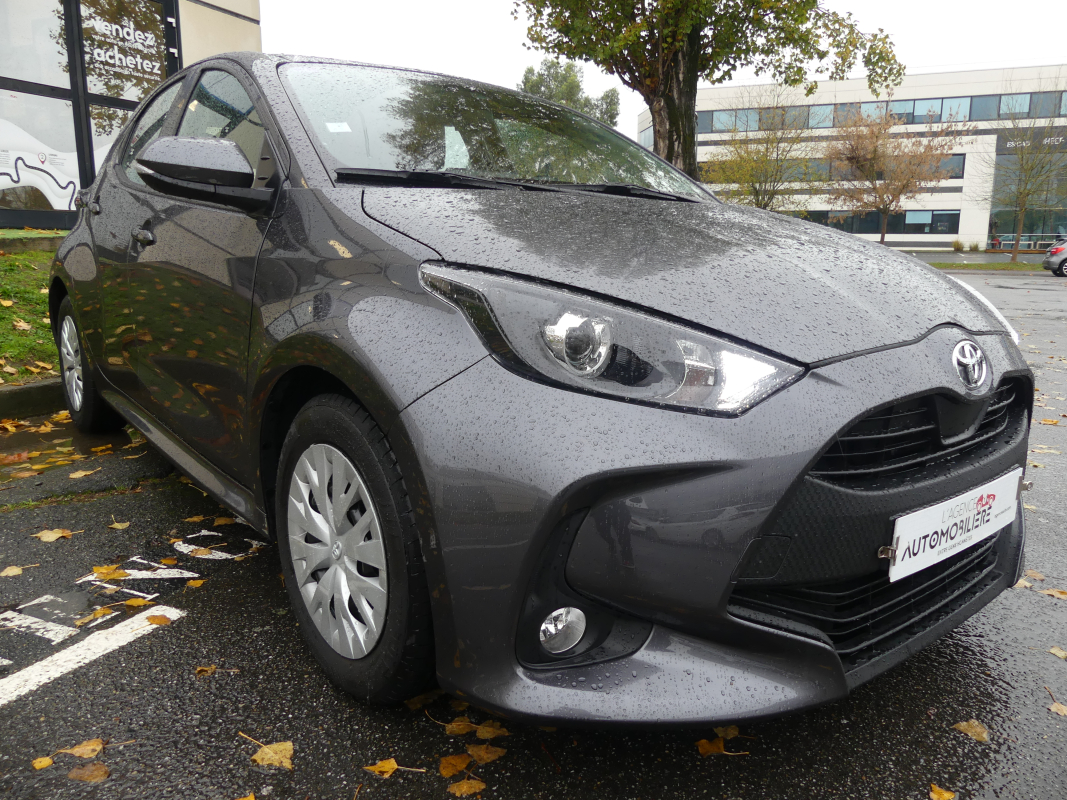 Toyota Yaris — 9