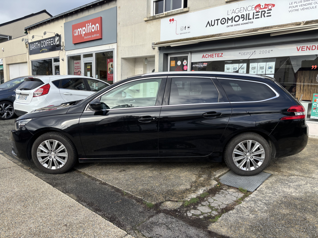 Peugeot 308 — 8