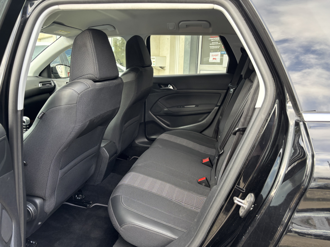 Peugeot 308 — 17