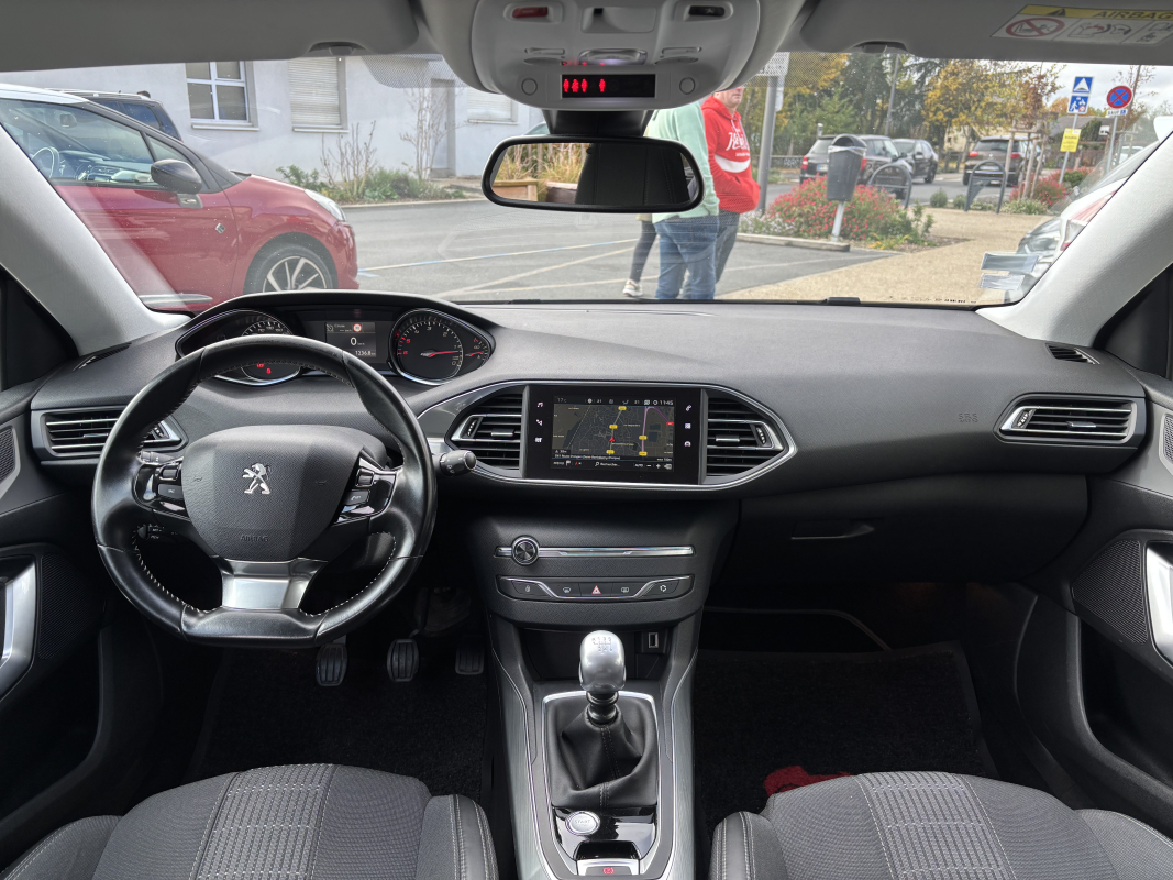 Peugeot 308 — 11