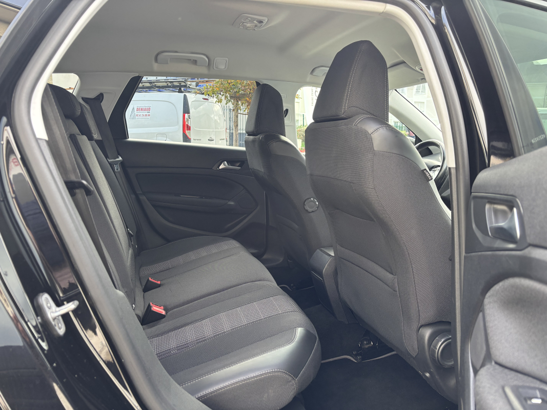 Peugeot 308 — 18
