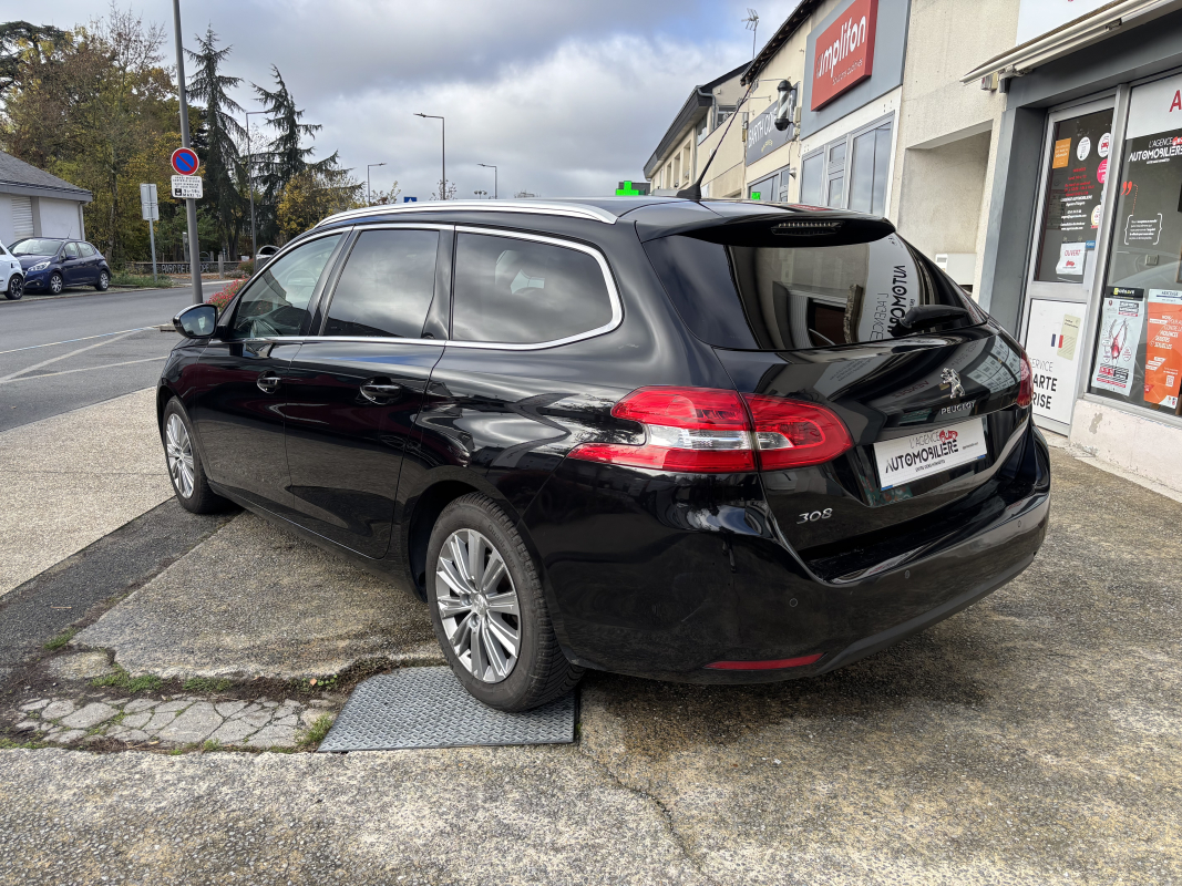 Peugeot 308 — 7