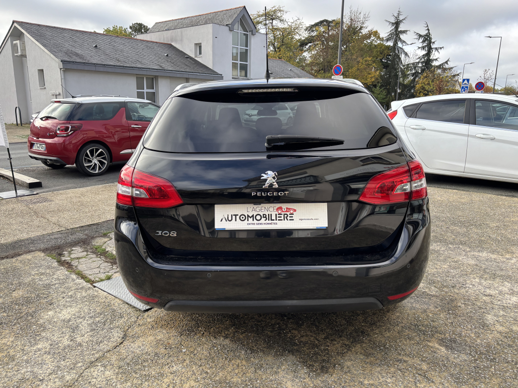 Peugeot 308 — 6