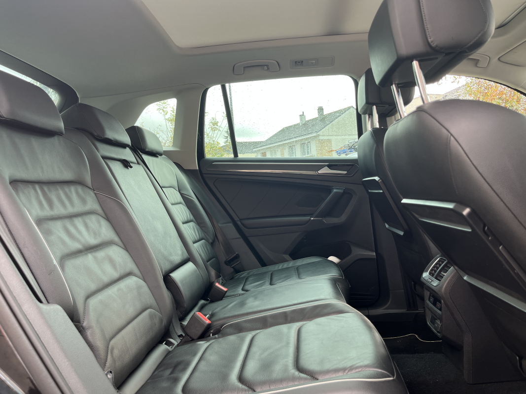 Volkswagen Tiguan — 16