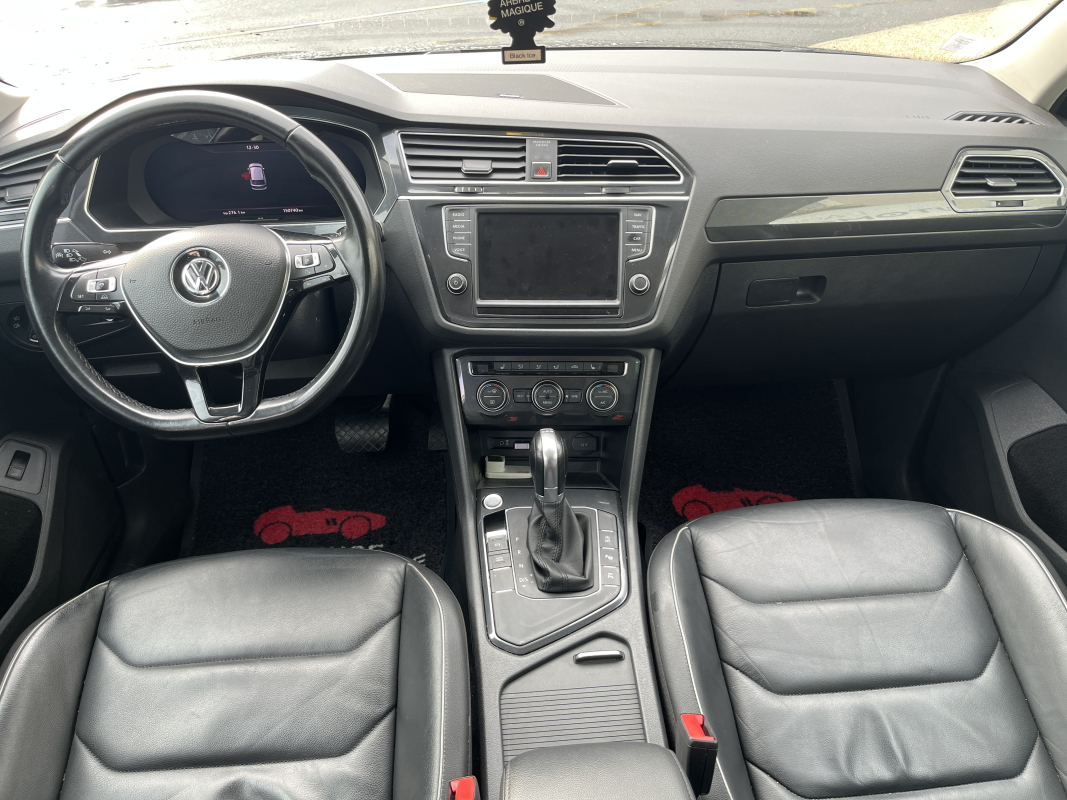 Volkswagen Tiguan — 12