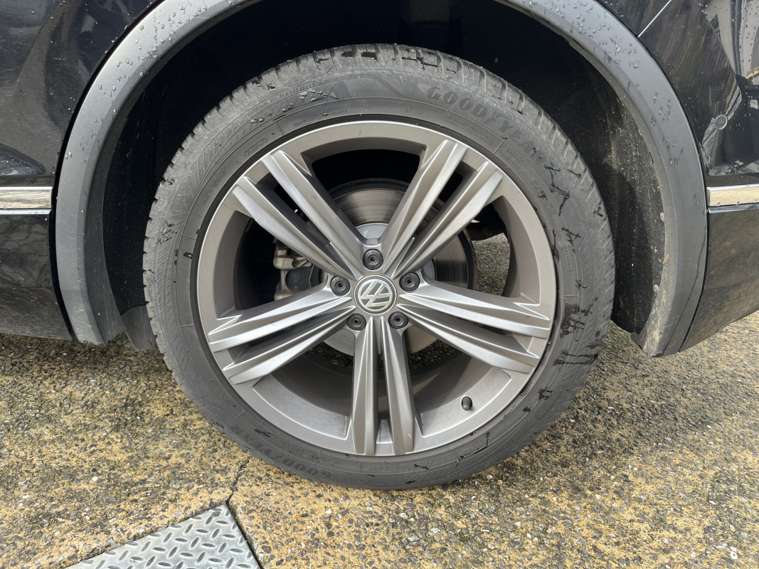 Volkswagen Tiguan — 20