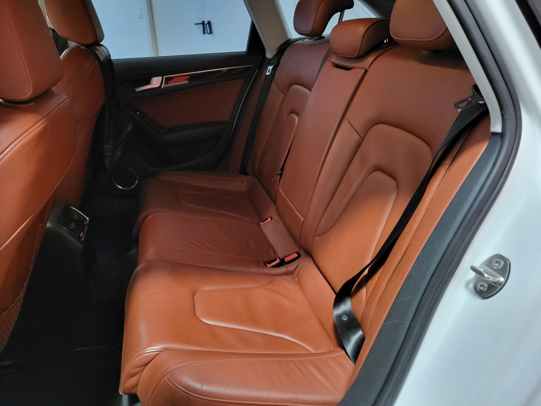 Audi A4 Avant — 12
