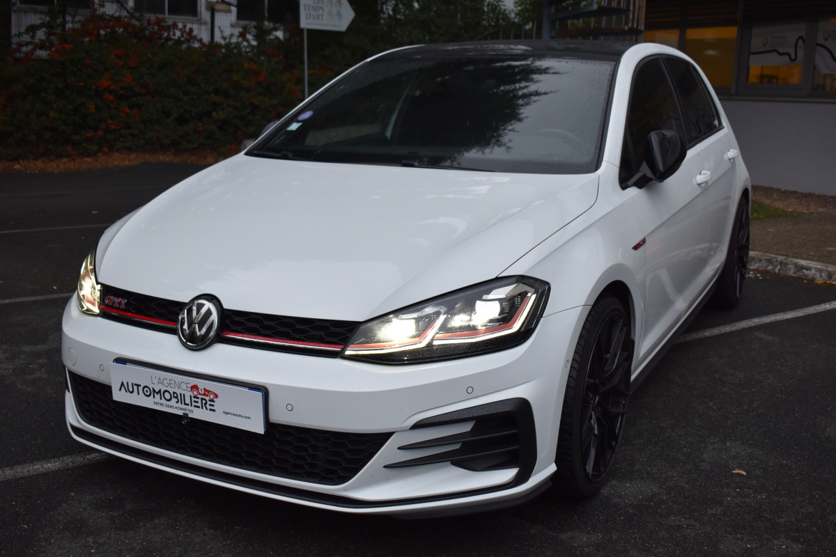 Volkswagen Golf — 3