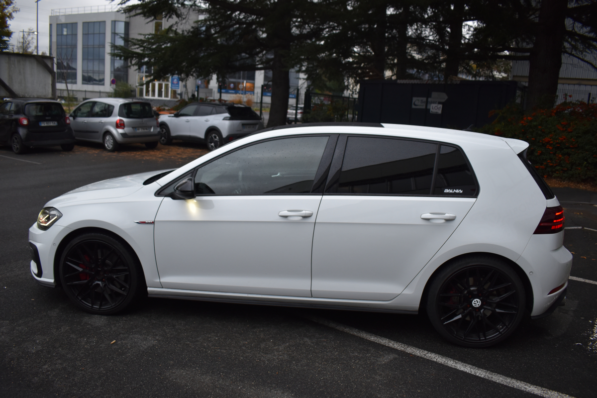 Volkswagen Golf — 4