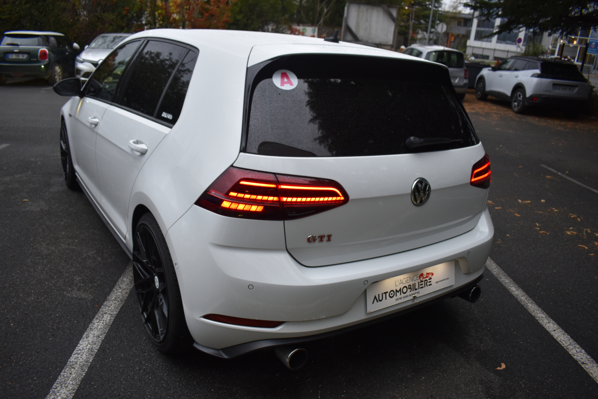 Volkswagen Golf — 5