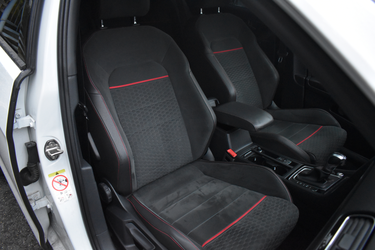Volkswagen Golf — 19
