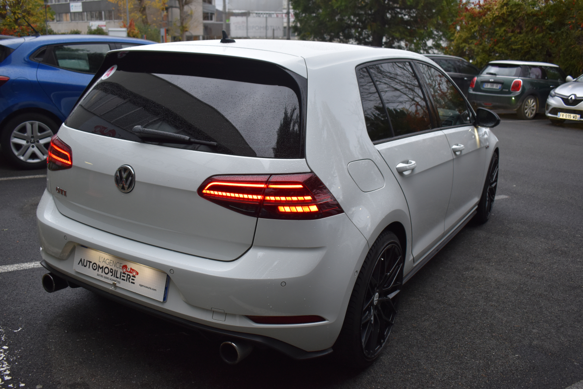 Volkswagen Golf — 7