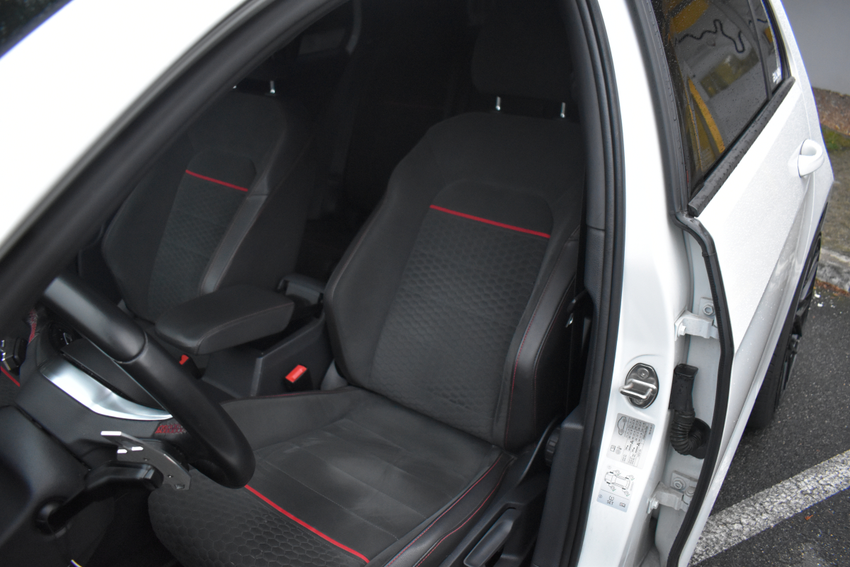 Volkswagen Golf — 9