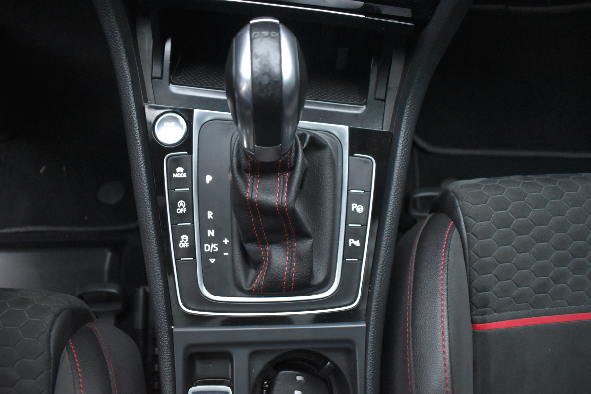 Volkswagen Golf — 15