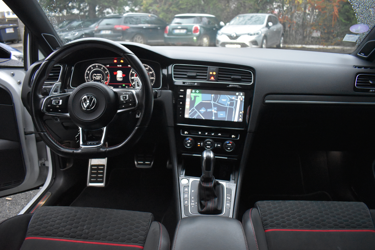 Volkswagen Golf — 12