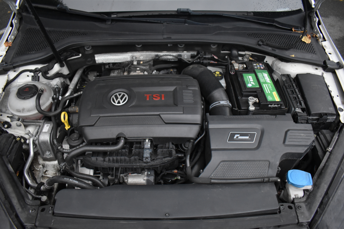 Volkswagen Golf — 17