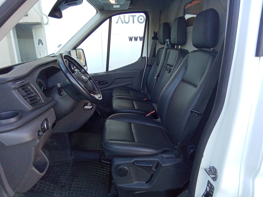 Ford Transit — 12
