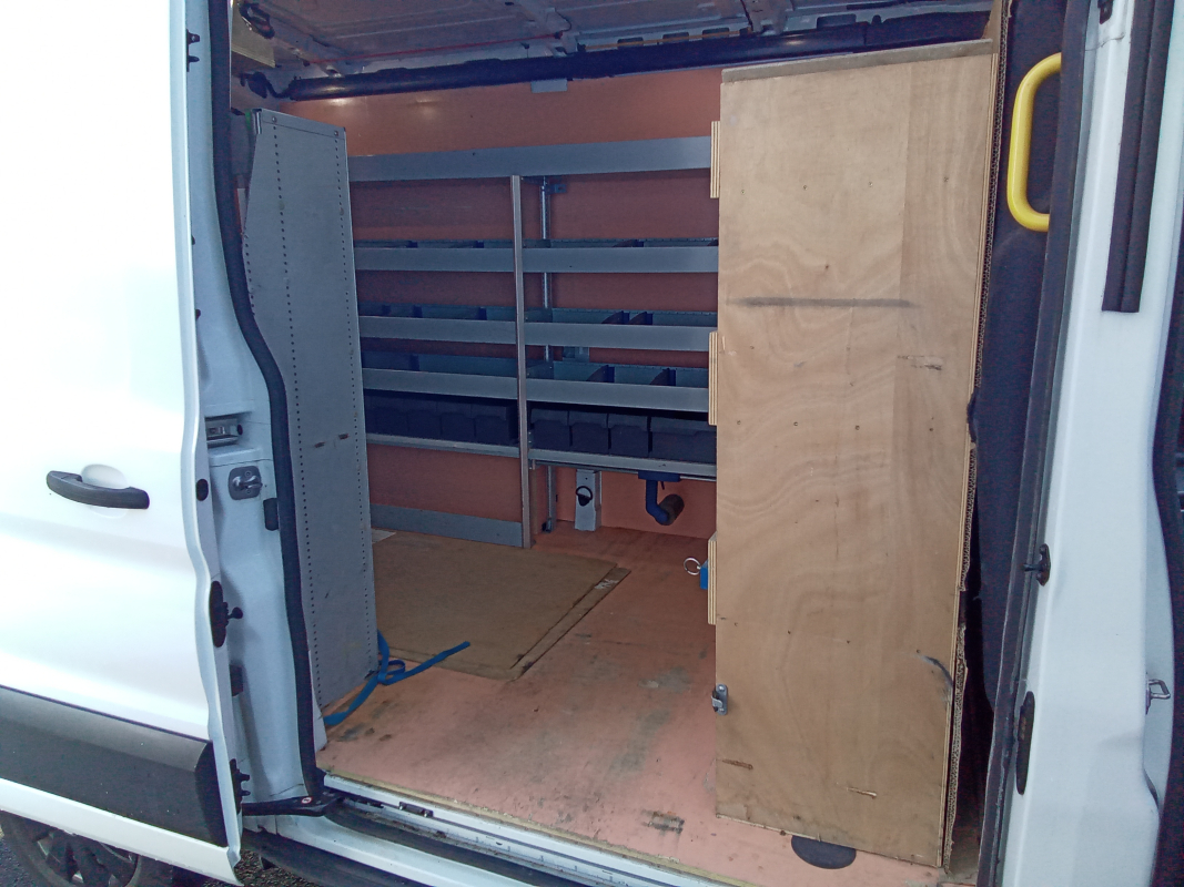 Ford Transit — 14