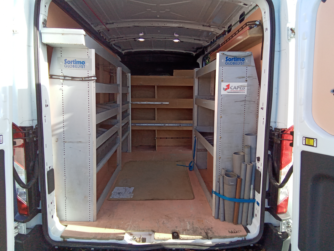 Ford Transit — 15