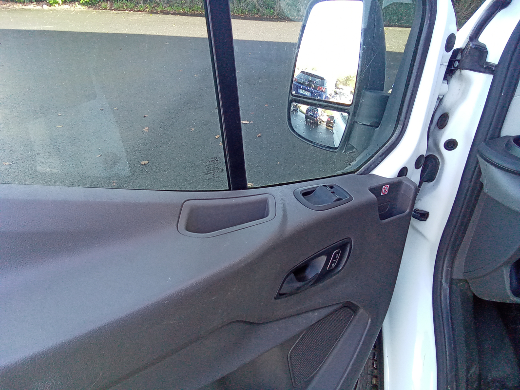 Ford Transit — 23