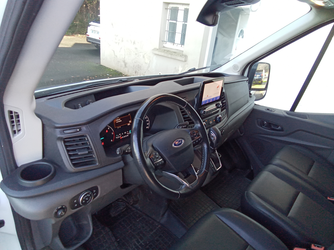 Ford Transit — 9