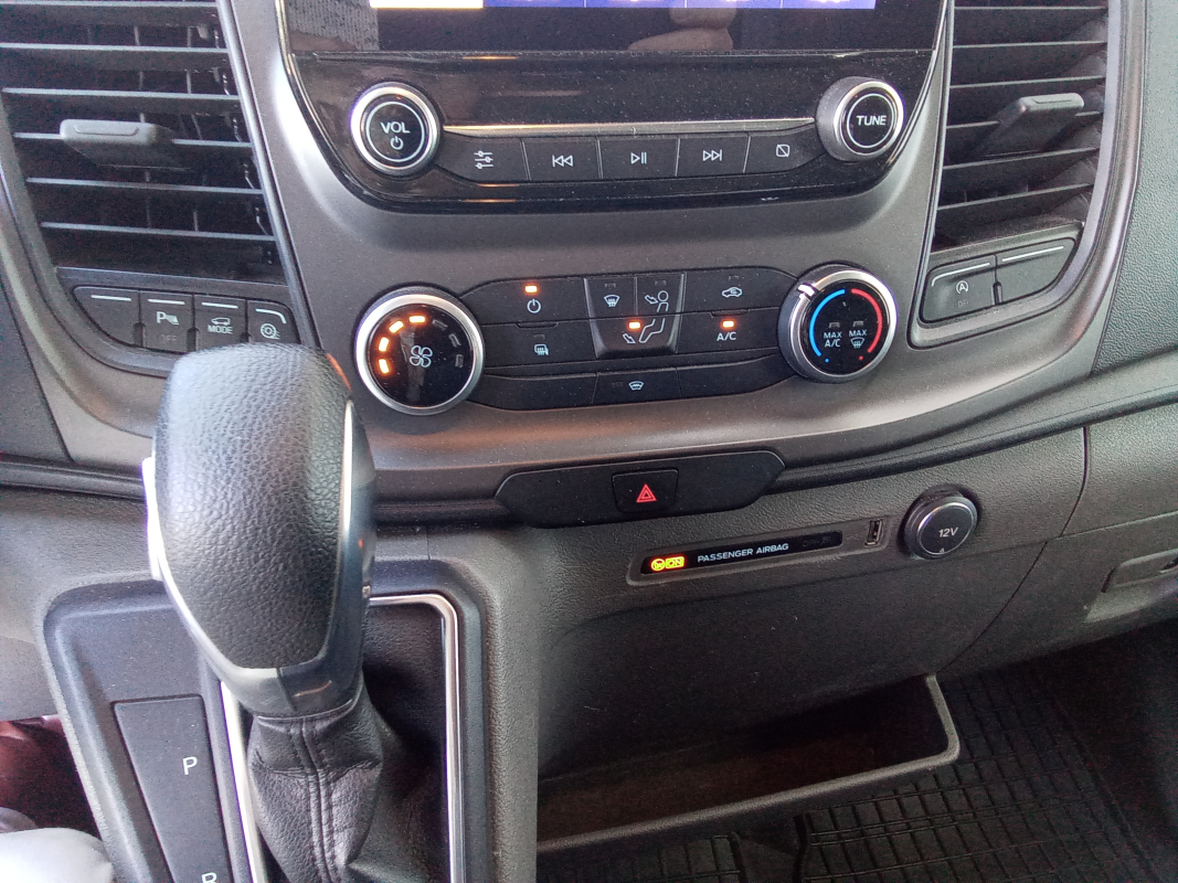 Ford Transit — 22