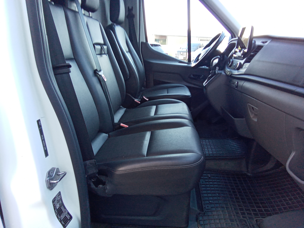 Ford Transit — 13