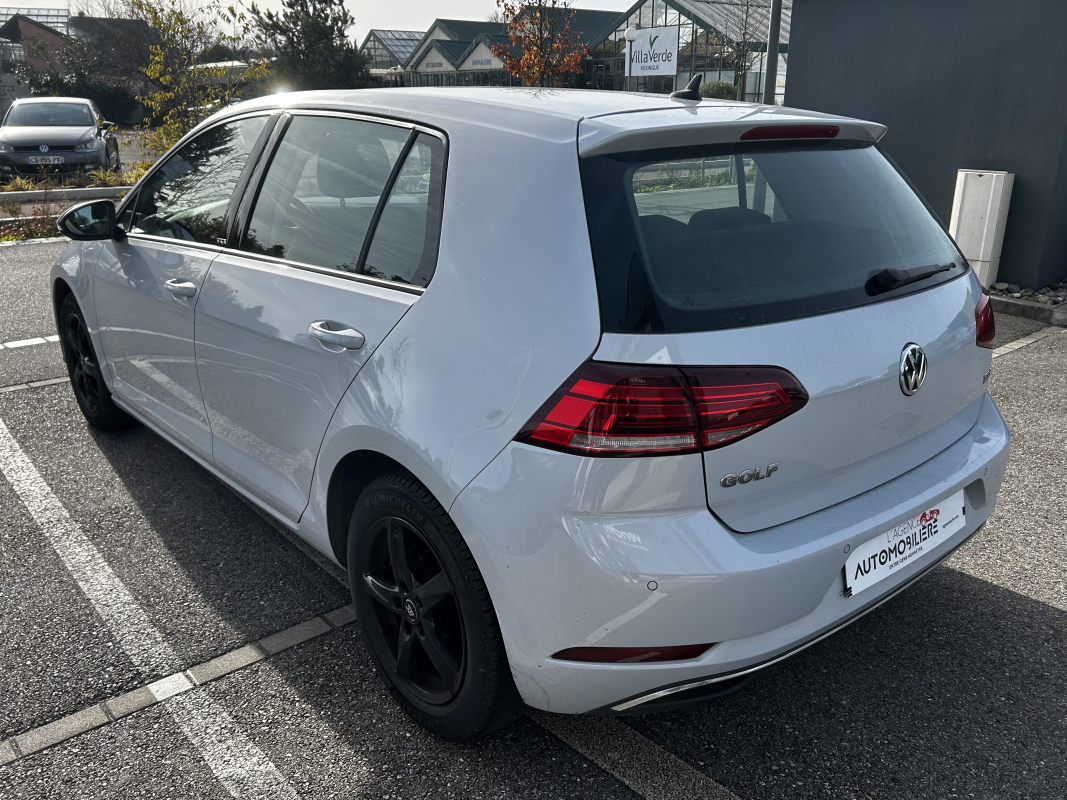 Volkswagen Golf — 5