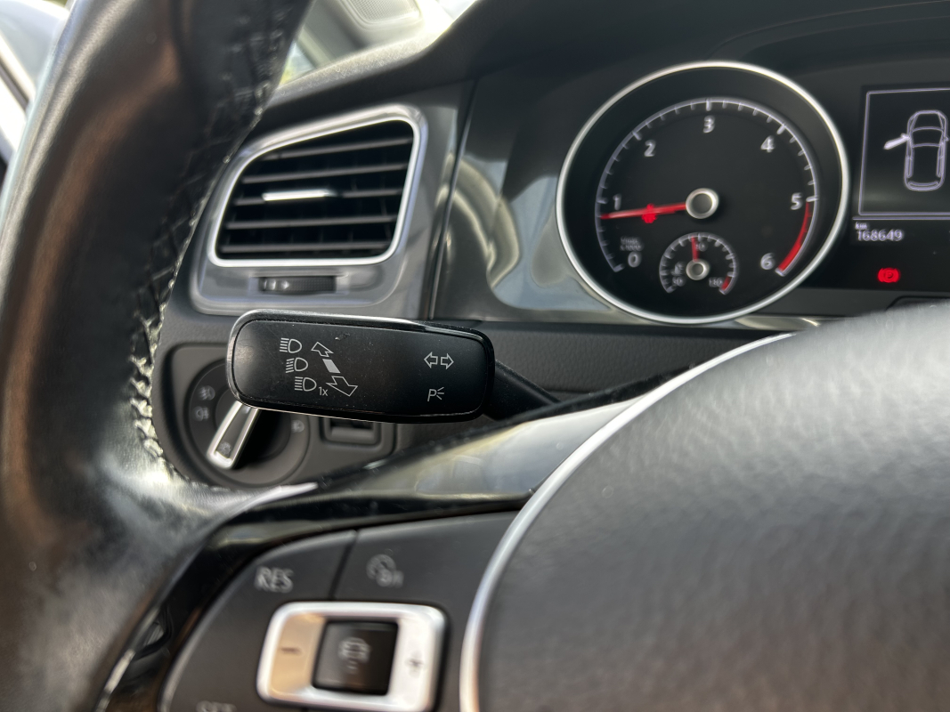Volkswagen Golf — 21