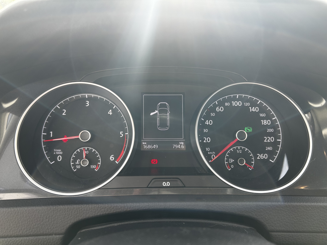 Volkswagen Golf — 18