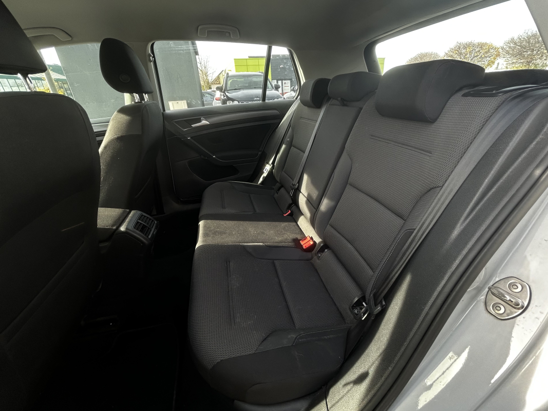 Volkswagen Golf — 15