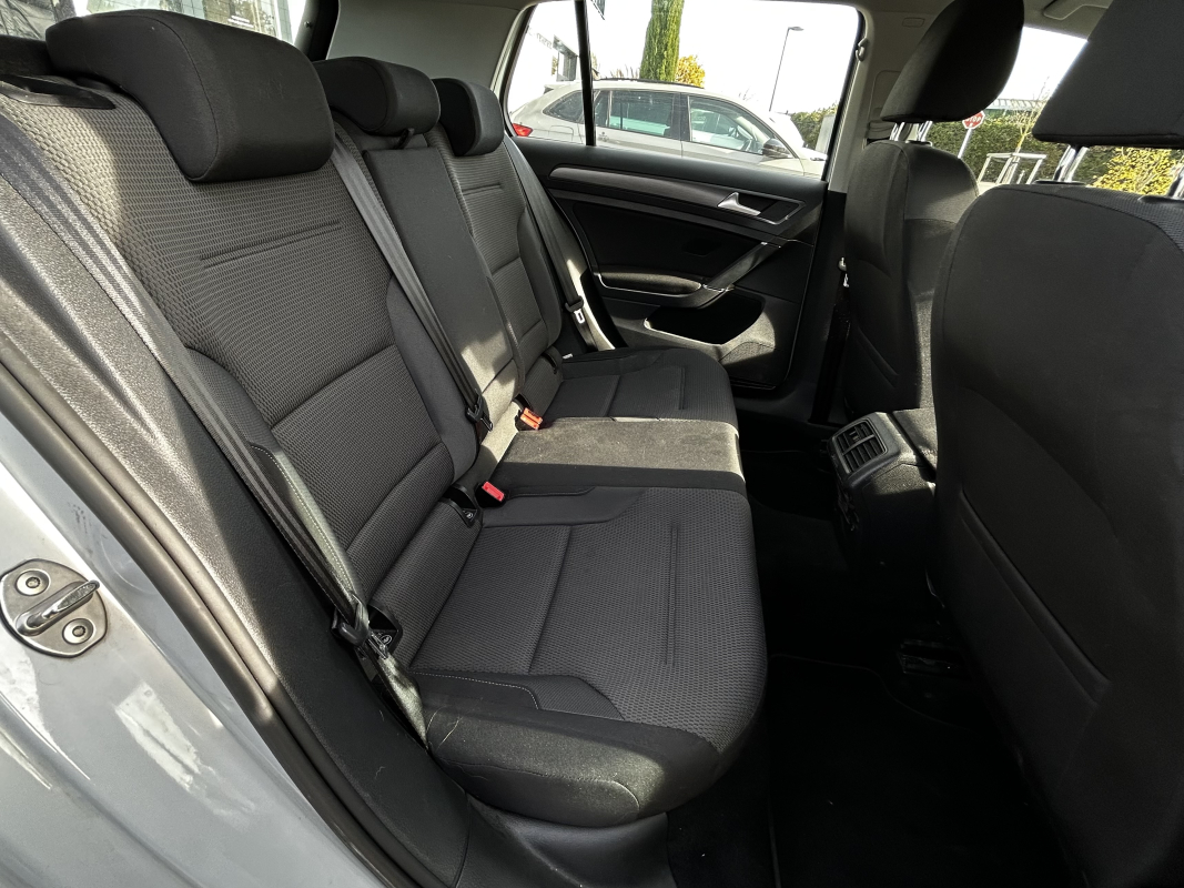 Volkswagen Golf — 16