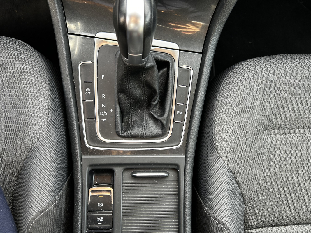 Volkswagen Golf — 14