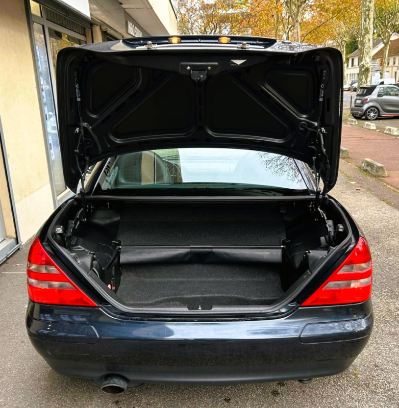 Mercedes SLK — 18