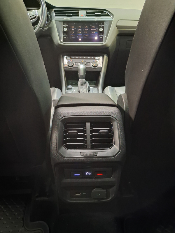 Volkswagen Tiguan — 18