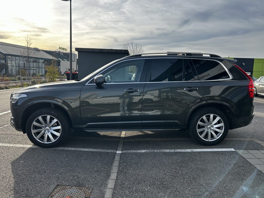 Volvo XC90 — 4