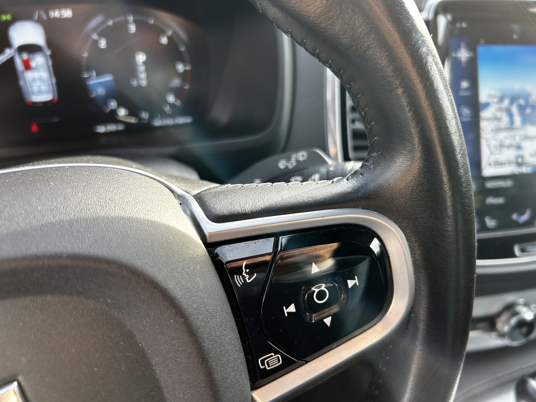 Volvo XC90 — 25