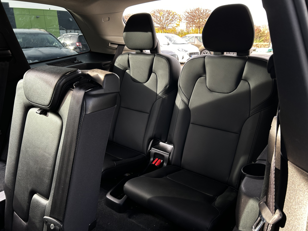 Volvo XC90 — 12