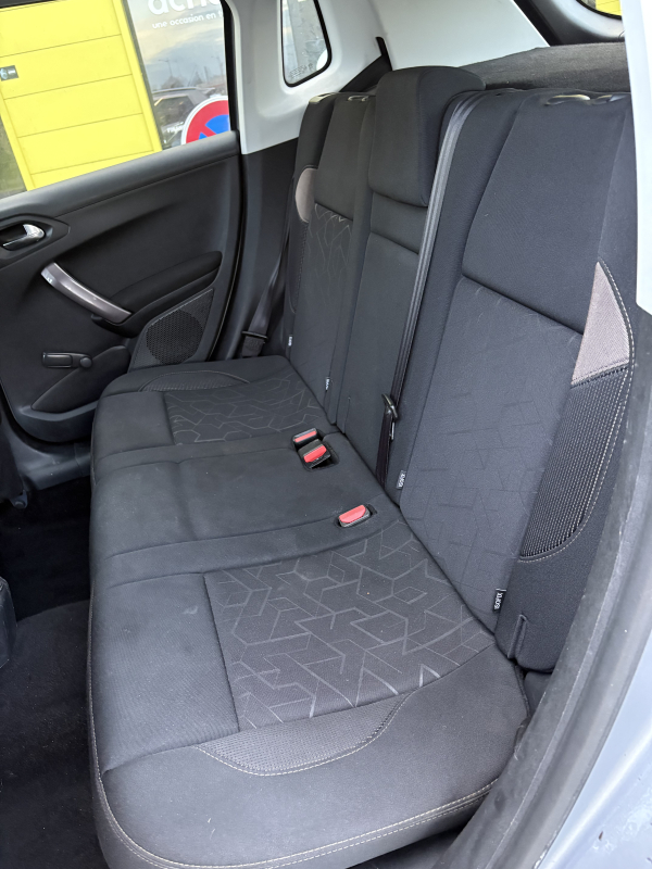 Peugeot 2008 — 11