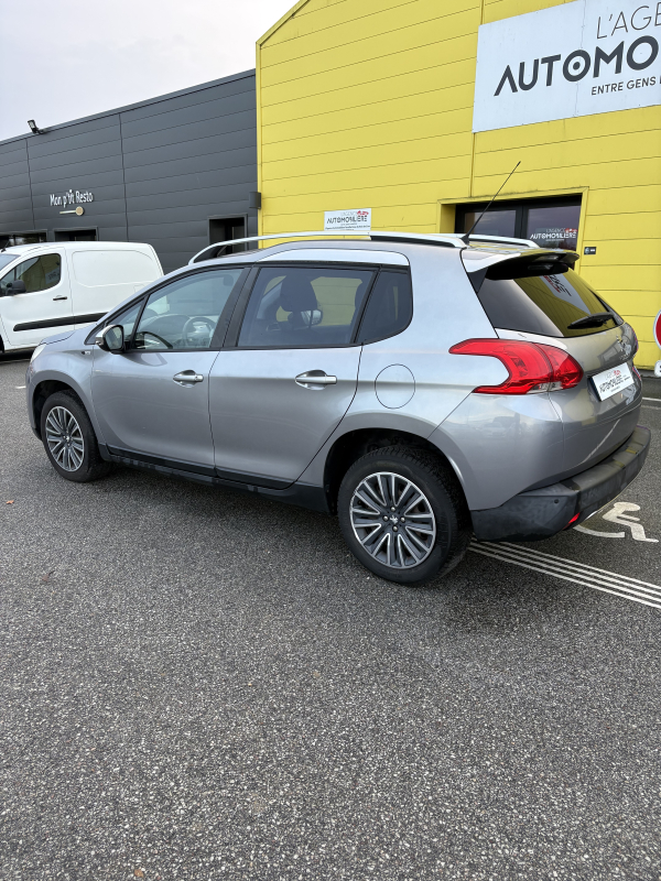 Peugeot 2008 — 8