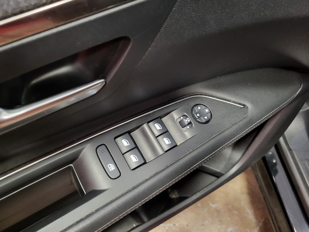 Peugeot 3008 — 25